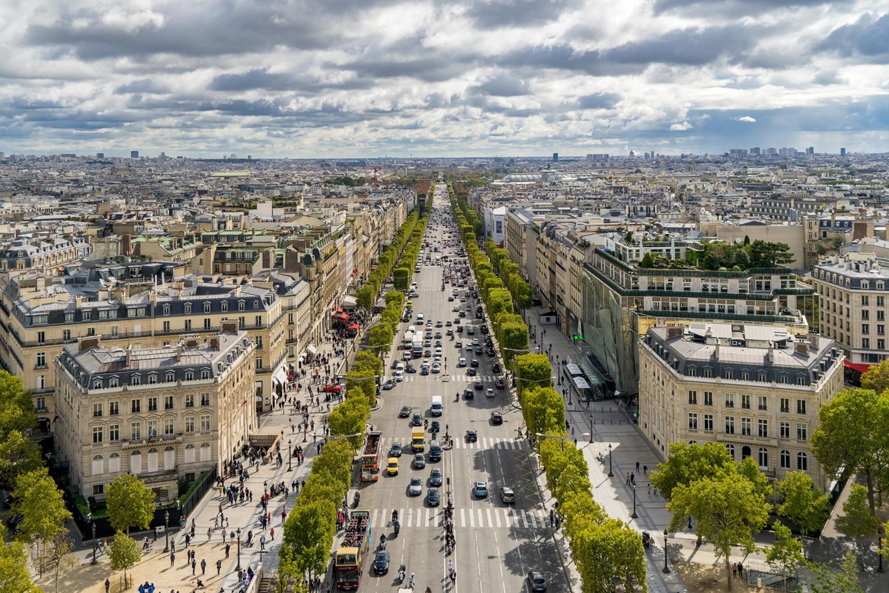 PORTABLE CHAMPS-ÉLYSÉE - 8mn V.A.D.