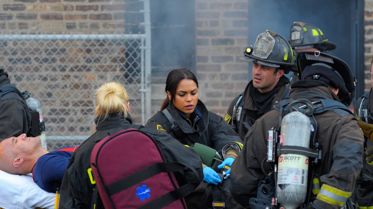 It Ain't Easy Chicago Fire (Season 1, Episode 9) Apple TV