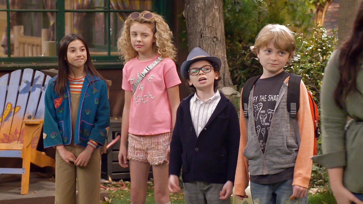 Who da Boss? Lou da Boss! Bunk'd (Season 4, Episode 1) Apple TV