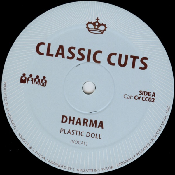 Dharma mit Plastic Doll
