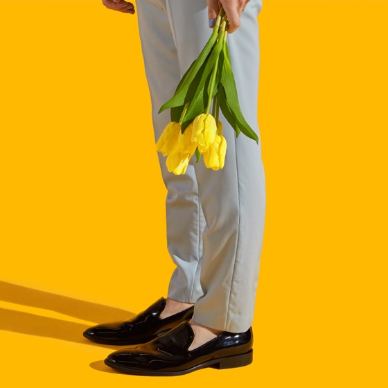 Cover artwork for Love Me Less (feat. Quinn XCII)