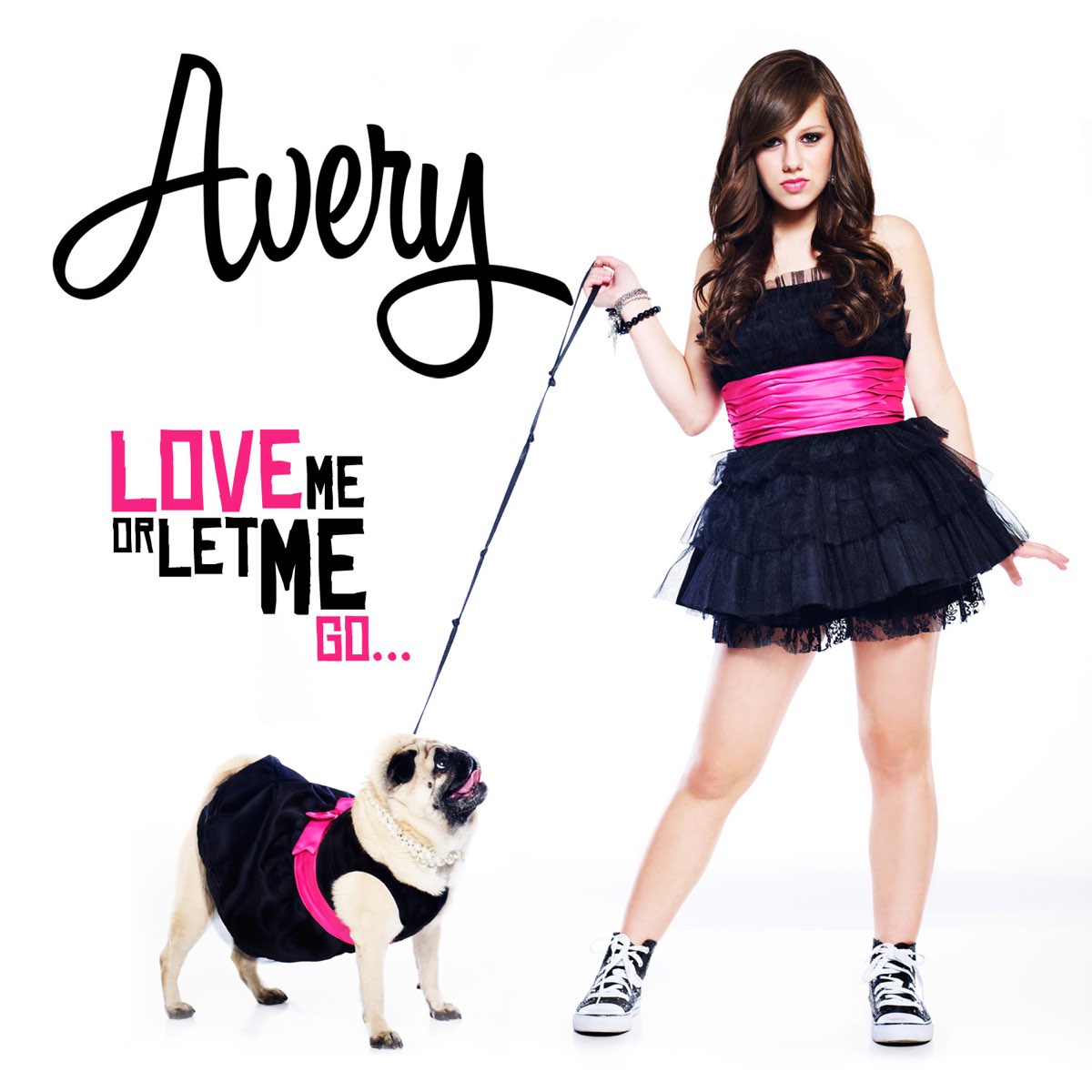 Песня love go. Песня Love me. Поет девушка Love me. Avery Luv. Avery kerete песня.