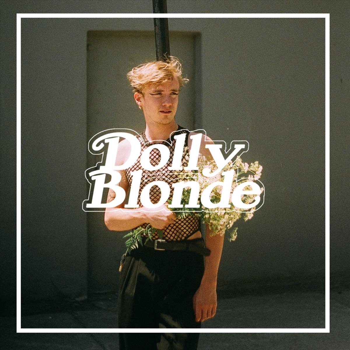 Blonde album. Blonde Dolly. Блондинка Dolly Song. Blonde слушать. Блондинка Dolly Song трешка.