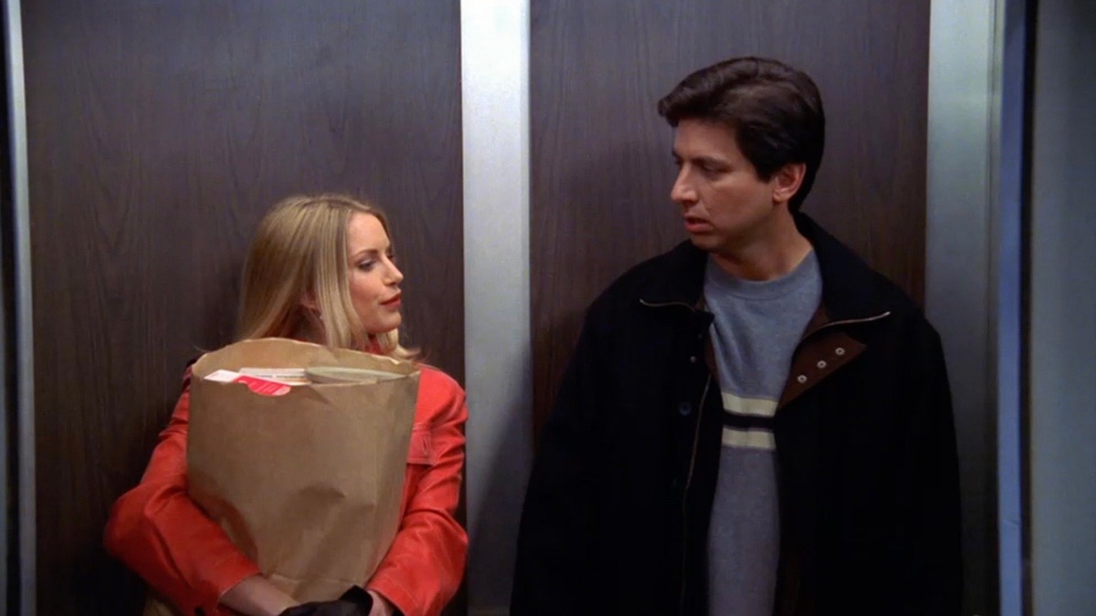 The Apartment Everybody Loves Raymond (Series 3, Episode 11) Apple