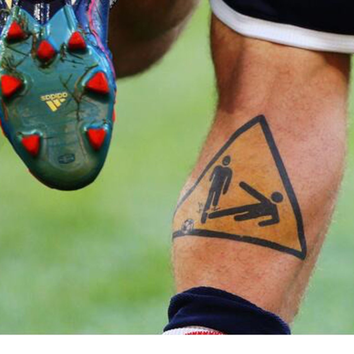 A tattoo on the leg of Daniele De Rossi during a training session at the  Arena da Amazonia, Manaus Stock Photo - Alamy