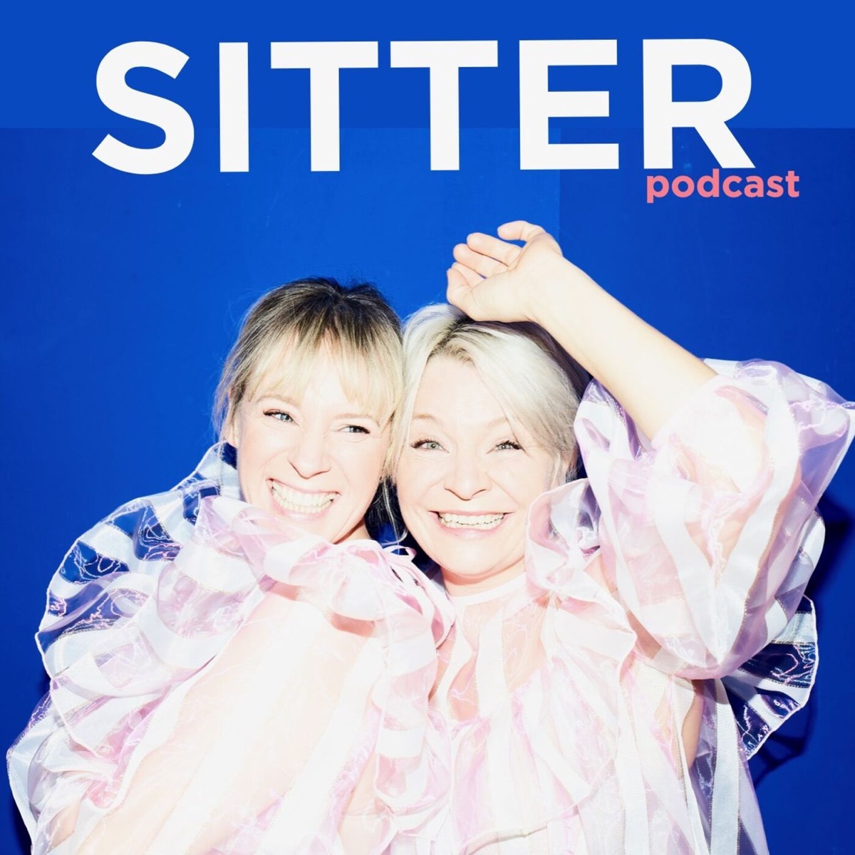 Sitter - med Signe Lindkvist og Iben Hjejle