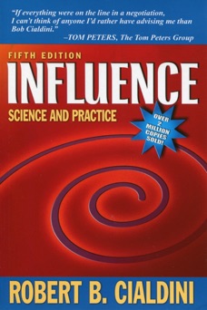 Influence: Science and Practice (5th Edition) - Robert B. Cialdini