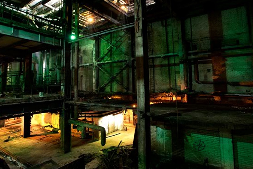 Abandoned Creepy Factory Escape screenshot 2