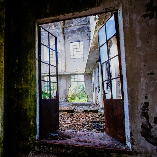 Abandoned Industrial Plant Escape iOS App