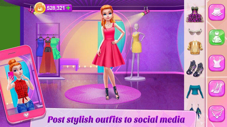 Selfie Queen - Social Media Star