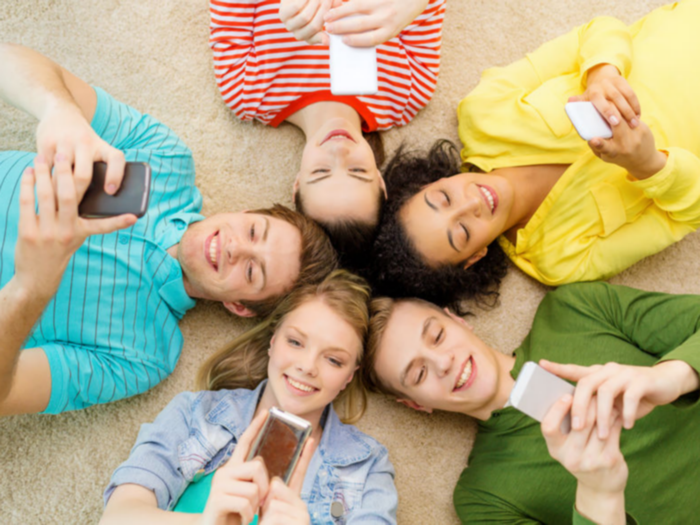 Quiz Hero Clash with friends