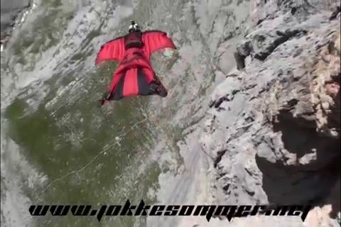 Wingsuit Proximity Flying screenshot 3