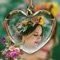 Flower Photo Frame một ứng dụng giúp bạn tạo ra những tấm ảnh với khung hình hoa vô cùng độc đáo mà không kém phần dễ thương, cute và sống động