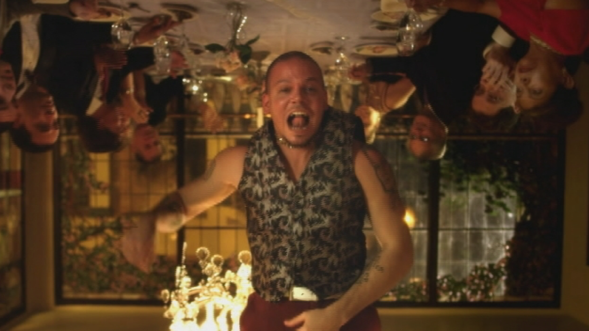 vamos a portarnos mal calle 13