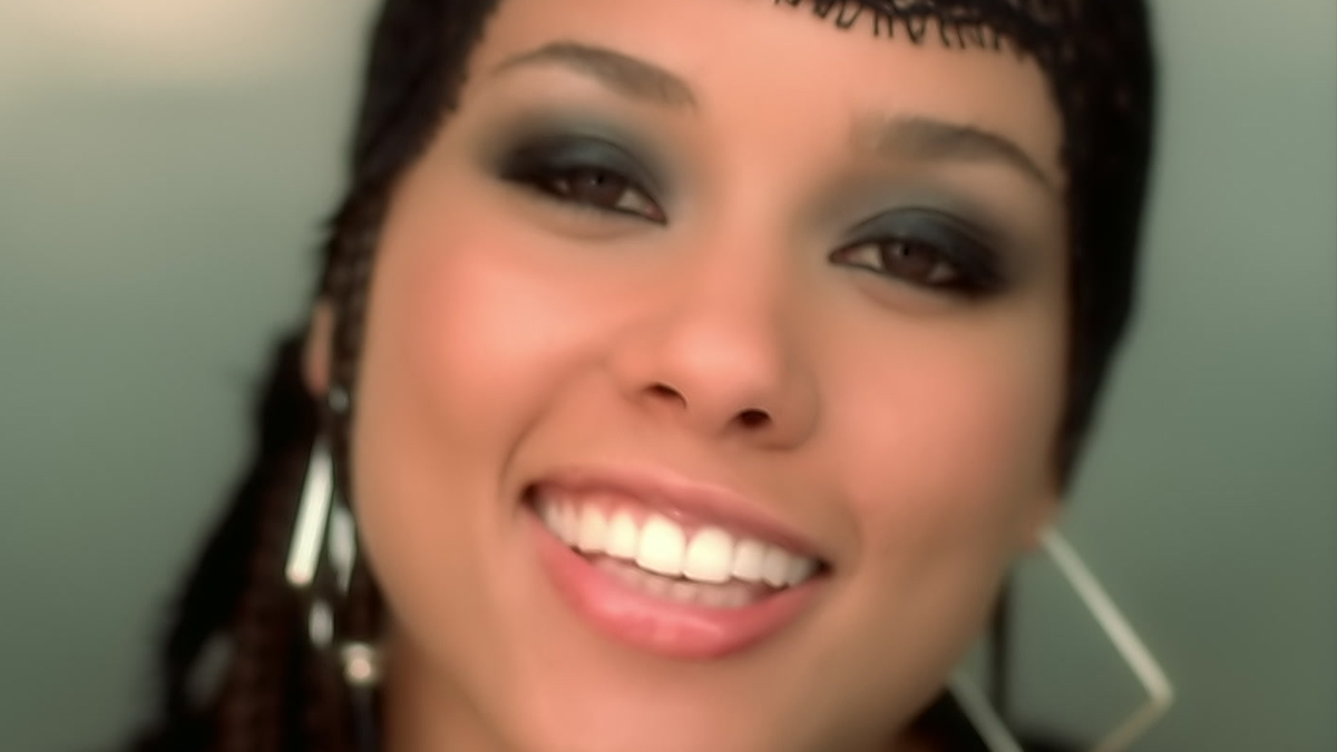 Клип алисия. Alicia Keys a woman's Worth. Alicia Keys 2001 a woman Worth. Alicia Keys a womans Worth Official HD Video. Перевод Алиша кис a womans Worth.