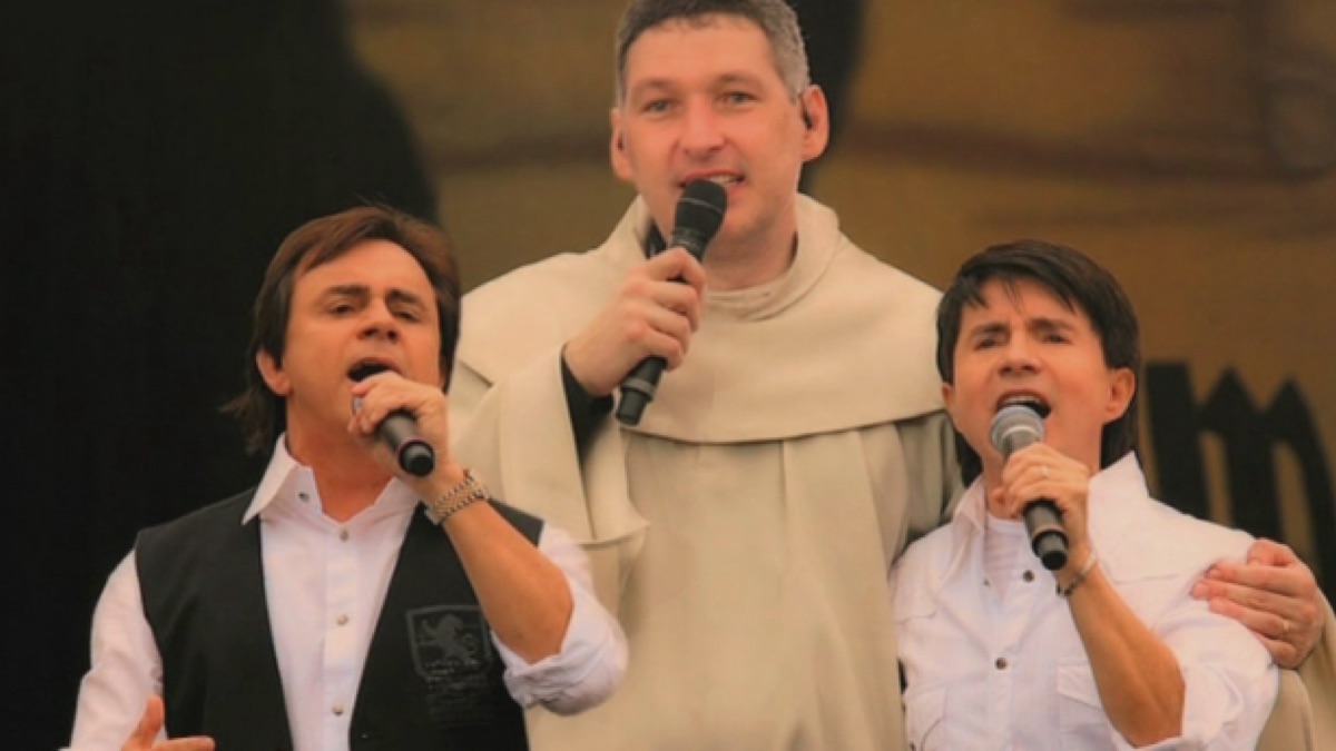 Amar como Jesus amou (Ao Vivo) de Padre Marcelo Rossi en Apple Music