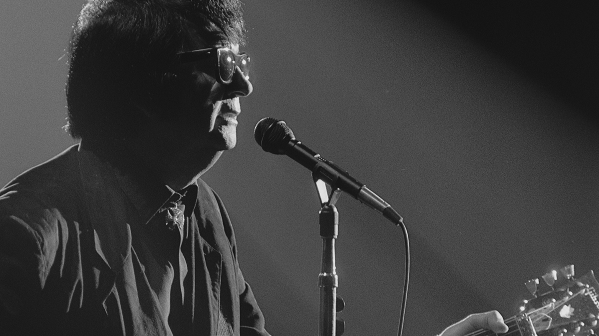It's Over (Black & White Night Live) (Roy Orbison) .