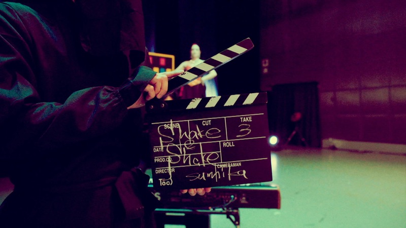 Shake Shake By Artist Sumika J Pop Music Video 21 Muzicfanatic The Best In New Music Songs Albums Videos More