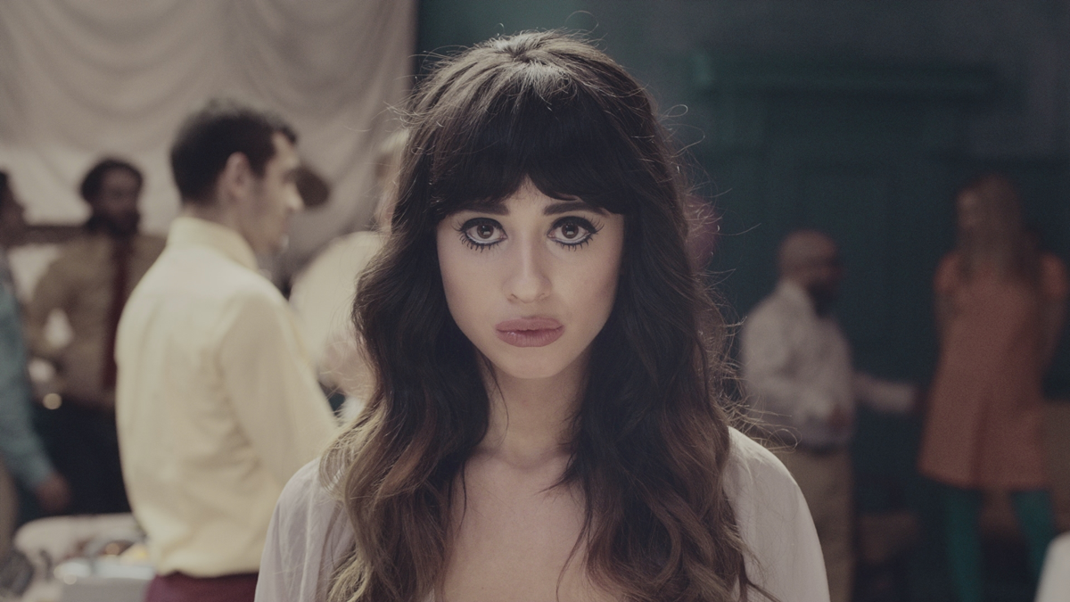 Клип лис. Foxes MTV 2014. Клип Fox time. Kzk Foxes v1. Holding onto Heaven.