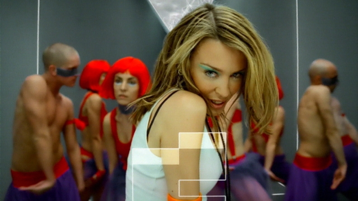 Включи клип на час. Kylie Minogue - Love at first Sight (муз ТВ) золото.