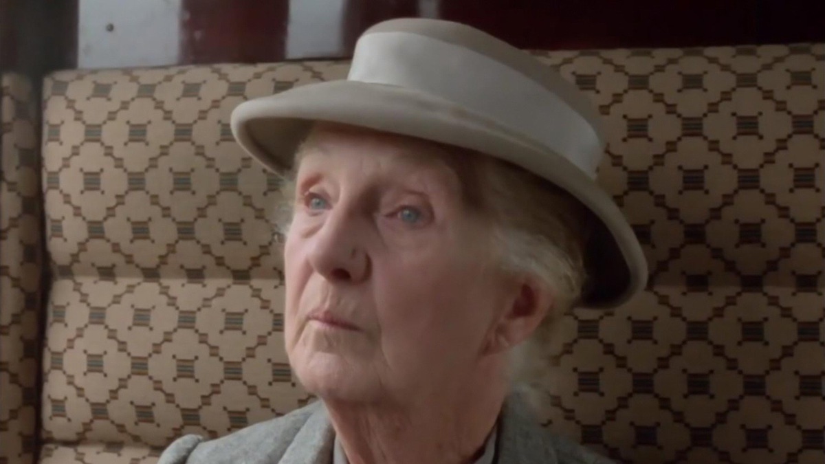 4:50 from Paddington - Miss Marple (Season 1, Episode 19) | Apple TV