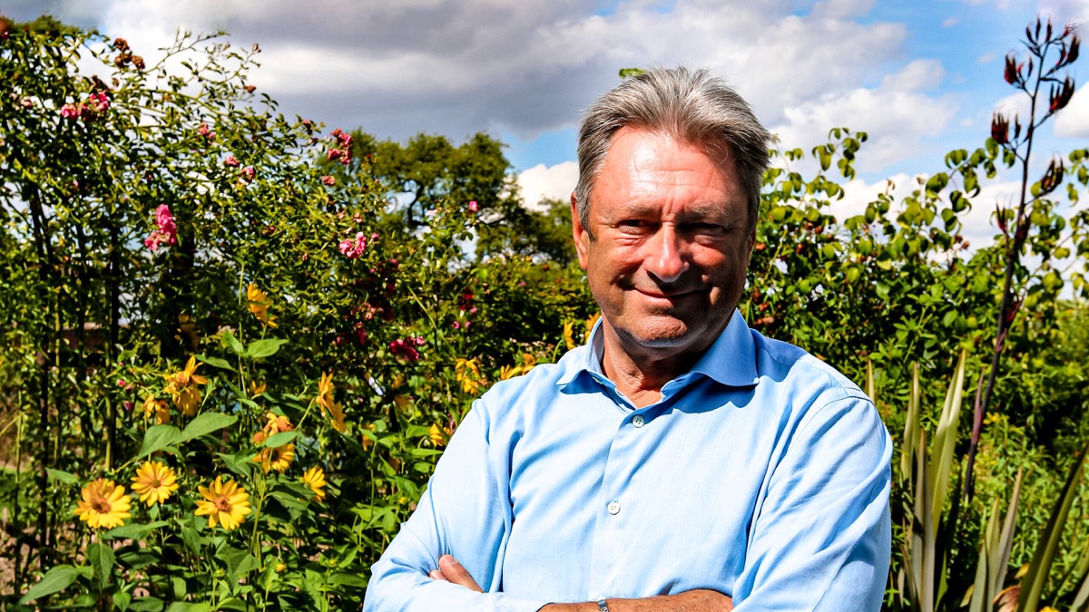 Fifty Shades of Green with Alan Titchmarsh Apple TV